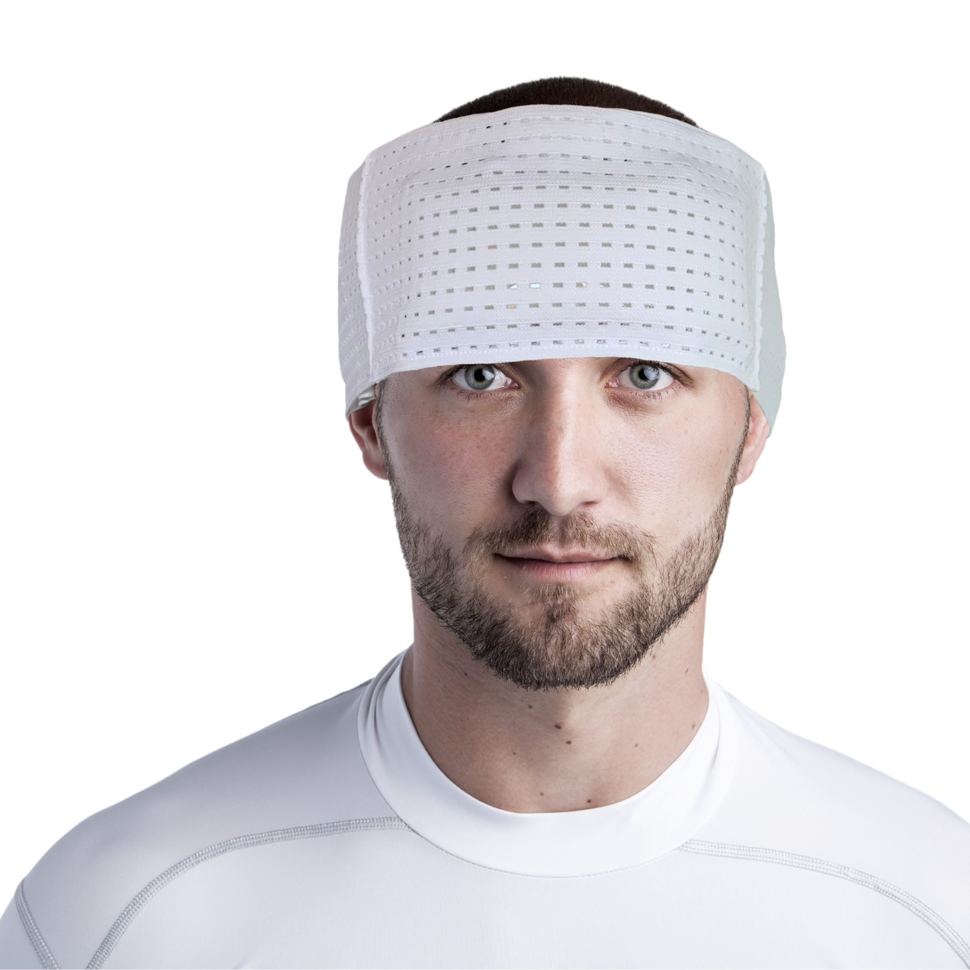 The Calla Cool Band has pockets for cold packs designed to prevent swelling at the forehead and to relieve pain at the donor site at the back of the head after hair transplantation.